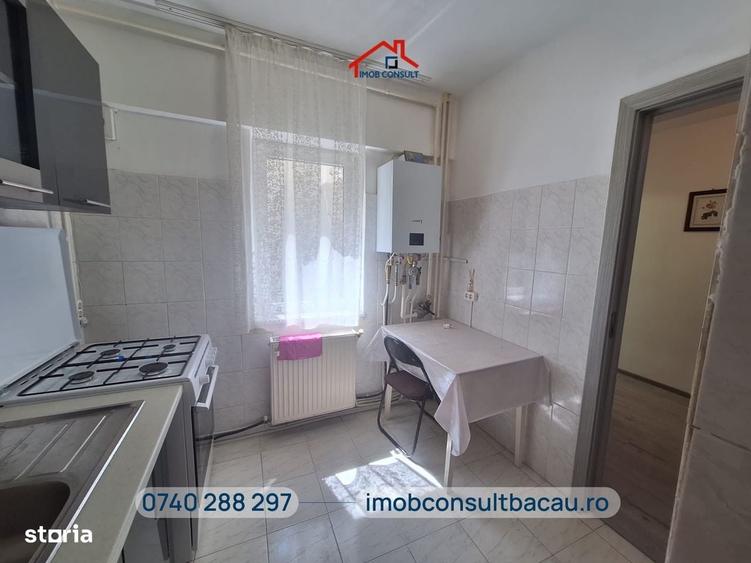Apartament cu 3 camere decomandat în Letea