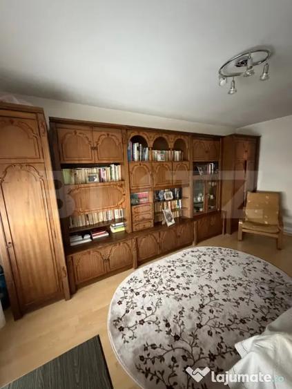 Apartament cu 2 camere decomandat în Micro 17