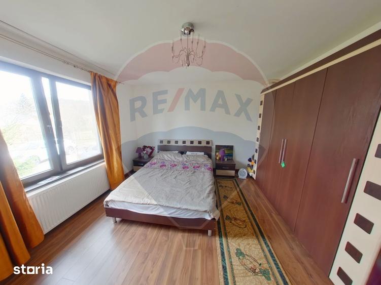 Casă cu 6 camere cu Teren 1505 Mp în Central