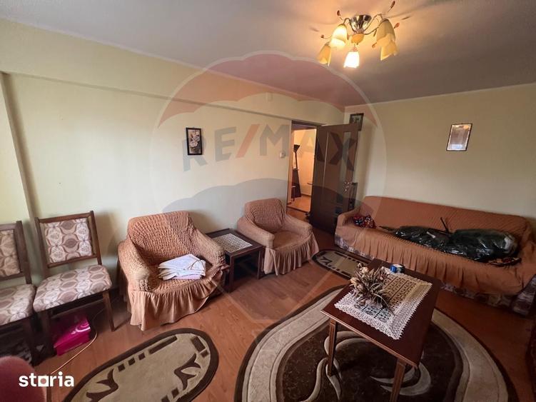 Apartament cu 3 camere, mobilat în Central