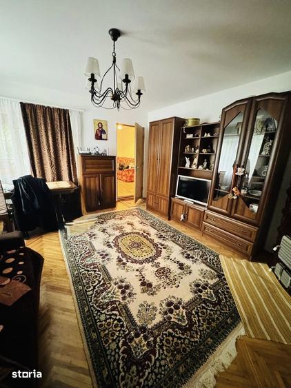 Casă cu 4 camere cu Teren 1345 Mp în Central