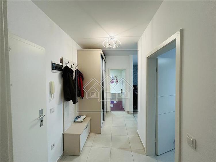 Apartament cu 2 camere decomandat în Exterior Sud