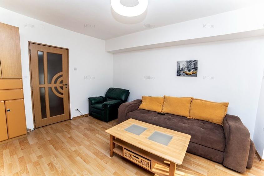 Apartament cu 3 camere decomandat în Berceni