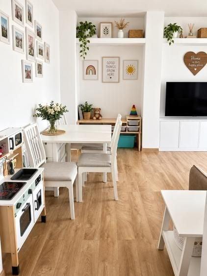 Apartament cu 4 camere decomandat, mobilat în Circumvalațiunii