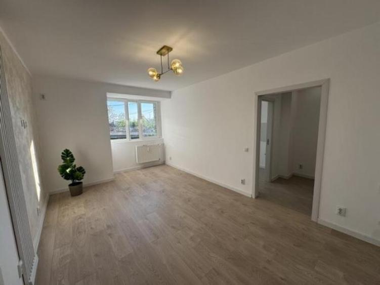 Apartament cu 2 camere, mobilat în P-ța Victoriei