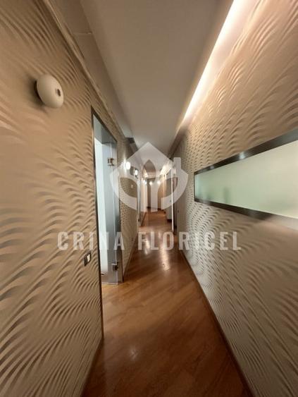 Apartament cu 5 camere decomandat în Calea Victoriei
