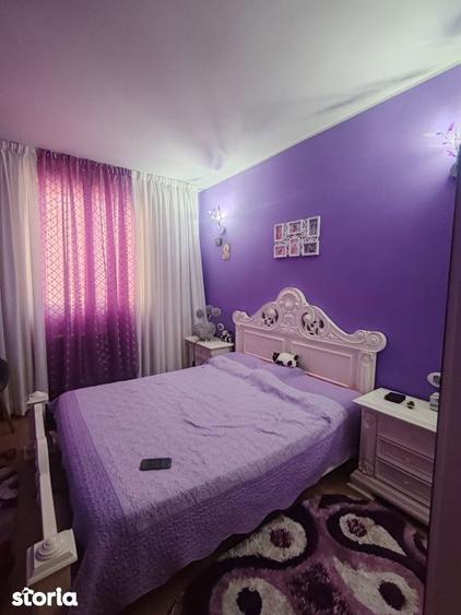 Casă cu 6 camere cu Teren 1000 Mp în Văleni