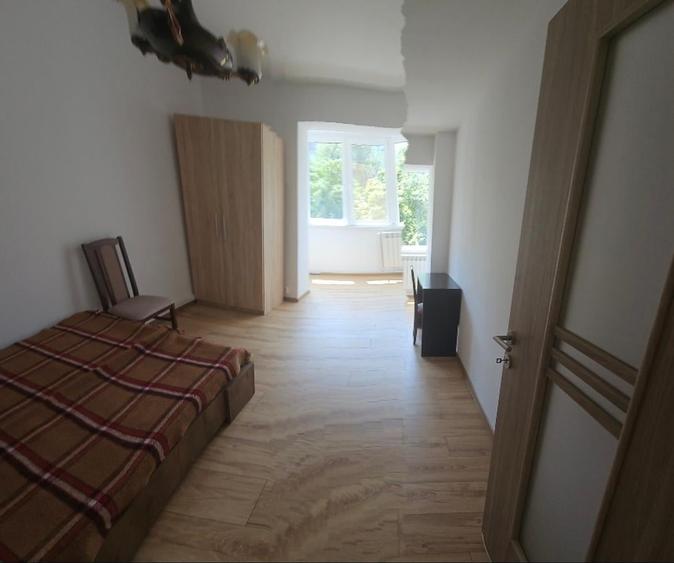 Apartament cu 3 camere semidecomandat în Lujerului