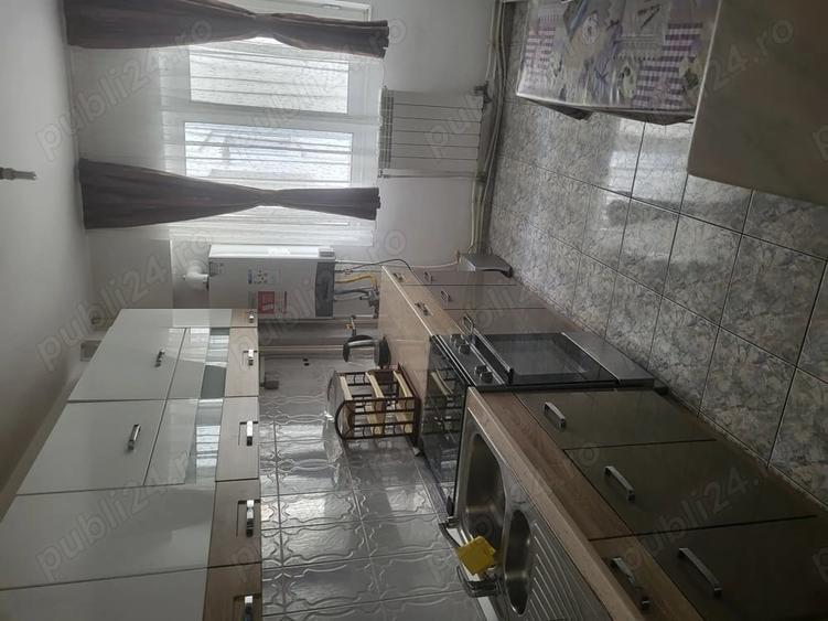Apartament cu 4 camere decomandat în Central