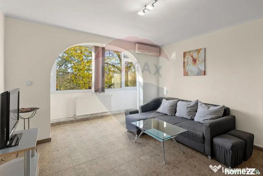 Apartament cu 3 camere semidecomandat în Podgoria