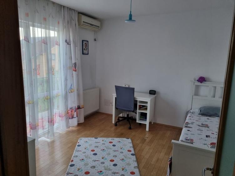 Casă cu 4 camere decomandat în Someșeni