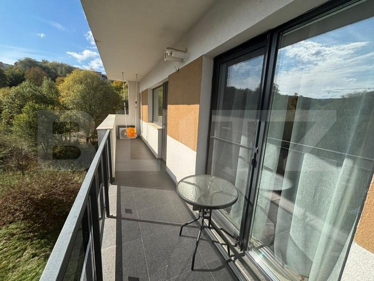 Apartament cu 3 camere decomandat, mobilat în Florești