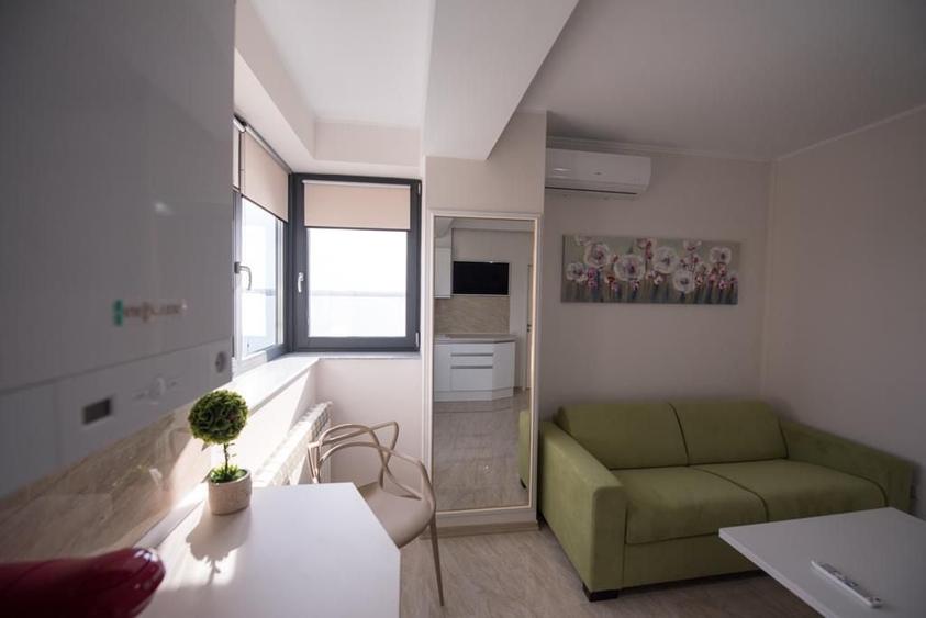 Apartament cu 3 camere decomandat, mobilat în Central
