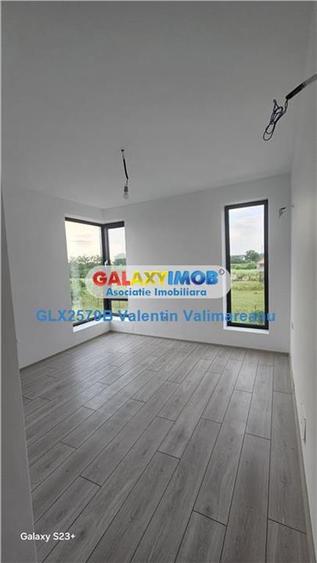 Casă cu 5 camere cu Teren 250 Mp în Periș