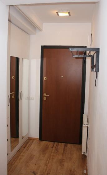 Apartament cu 2 camere semidecomandat în Băneasa