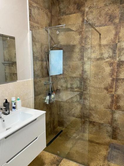 Casă individuală cu 5 camere cu Canalizare în Cisnădioara