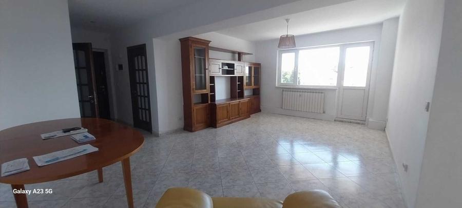 Apartament cu 3 camere decomandat în Ultracentral
