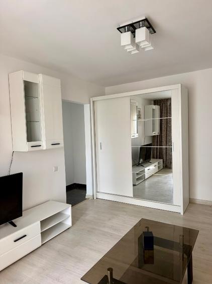 Apartament cu 2 camere nedecomandat, mobilat în Central