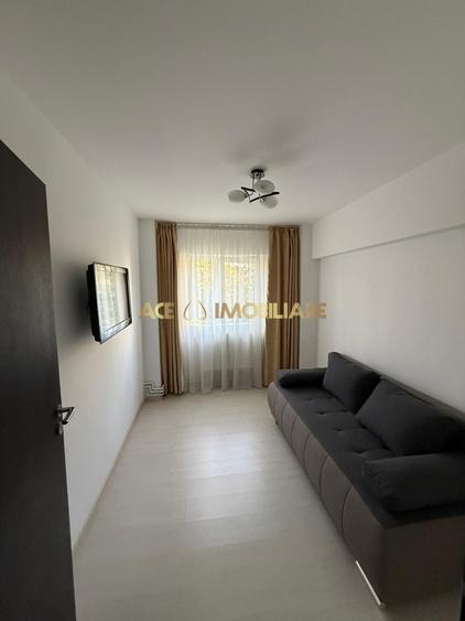 Apartament cu 3 camere decomandat, mobilat în Drumul Taberei