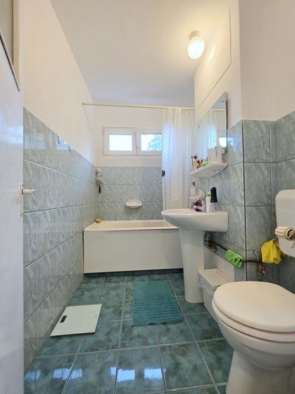 Apartament cu 3 camere în Dristor