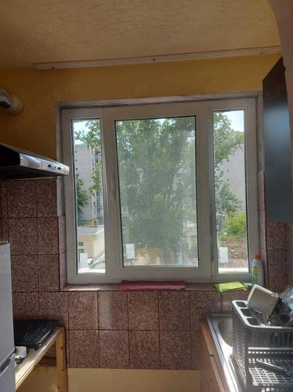 Garsonieră decomandată în Titan