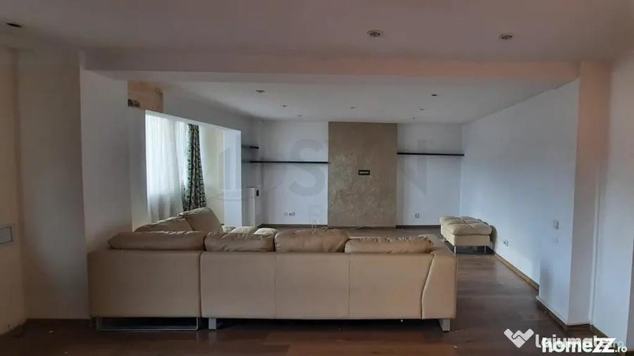 Apartament cu 3 camere decomandat în Decebal