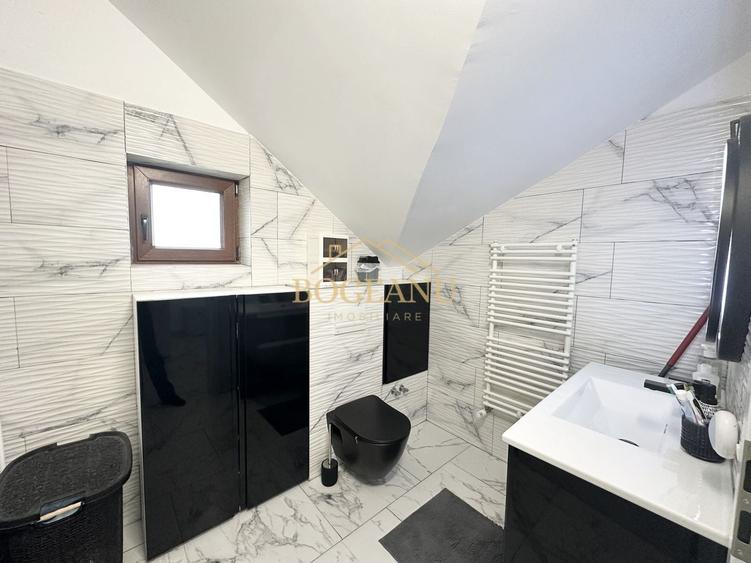 Casă individuală cu 7 camere cu Canalizare în Giroc