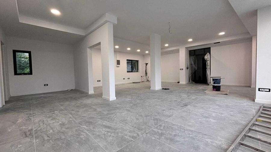 Spațiu comercial, de 340 mp, în Central