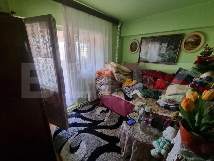 Apartament cu 4 camere decomandat în Cornitoiu