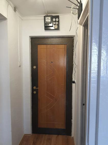 Apartament cu 3 camere semidecomandat în Autogară