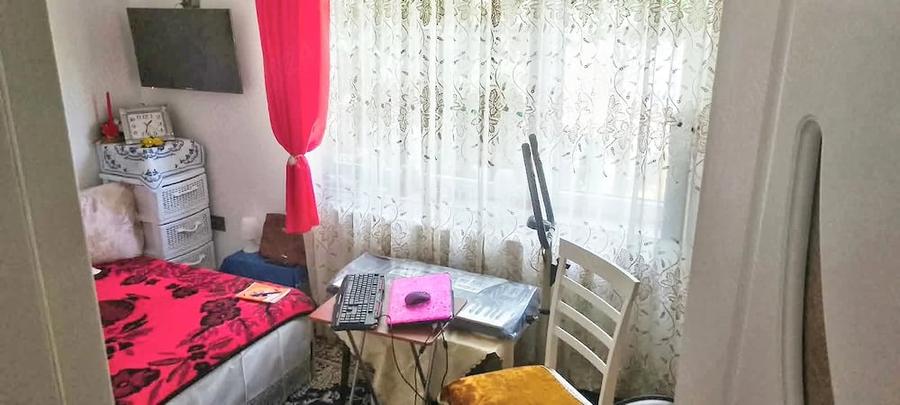 Casă cu 2 camere cu Teren 1800 Mp în Central