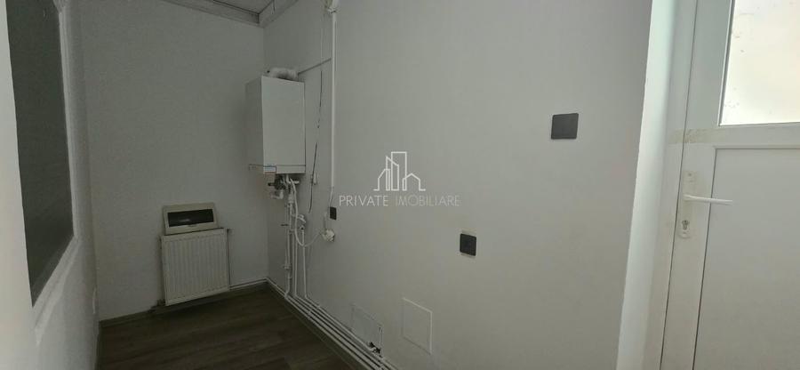 Spațiu comercial, de 72.650001525879 mp, în Central