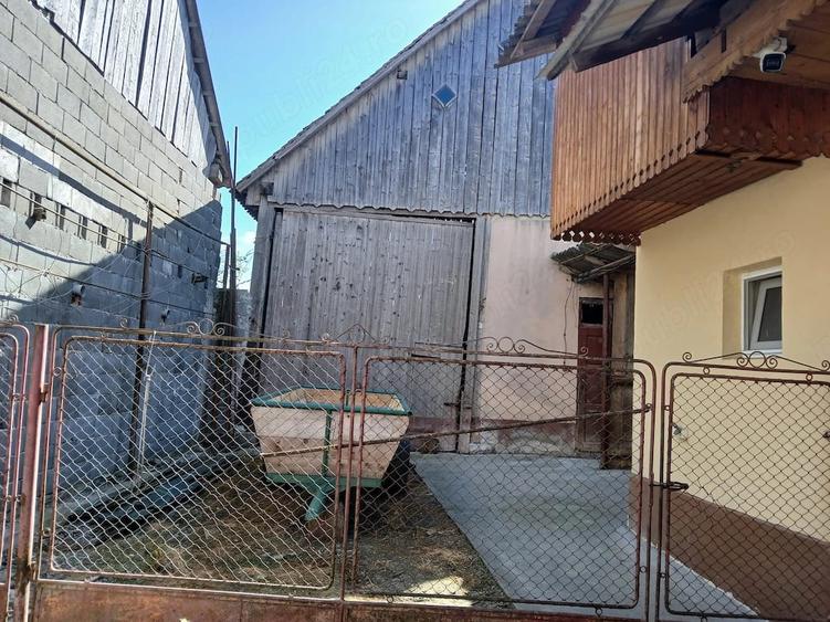 Casă cu 4 camere cu Teren 1408 Mp în Veneția de Jos