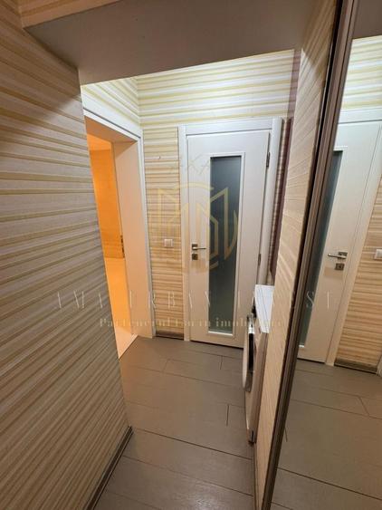 Apartament cu 3 camere semidecomandat în Lacul Tei
