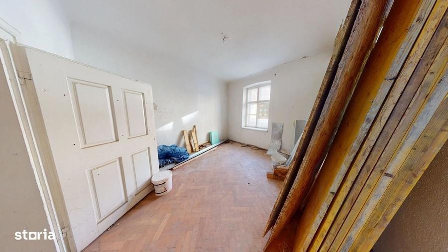 Apartament cu 4 camere în Centrul Istoric