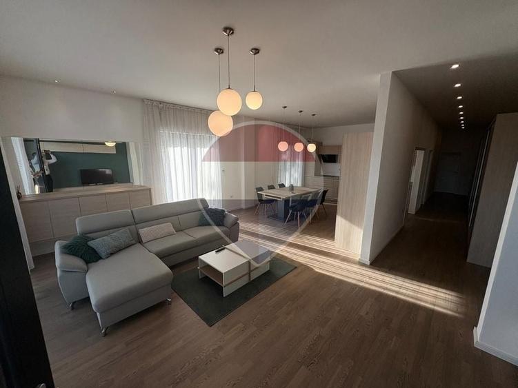 Apartament cu 3 camere decomandat, mobilat în Nord