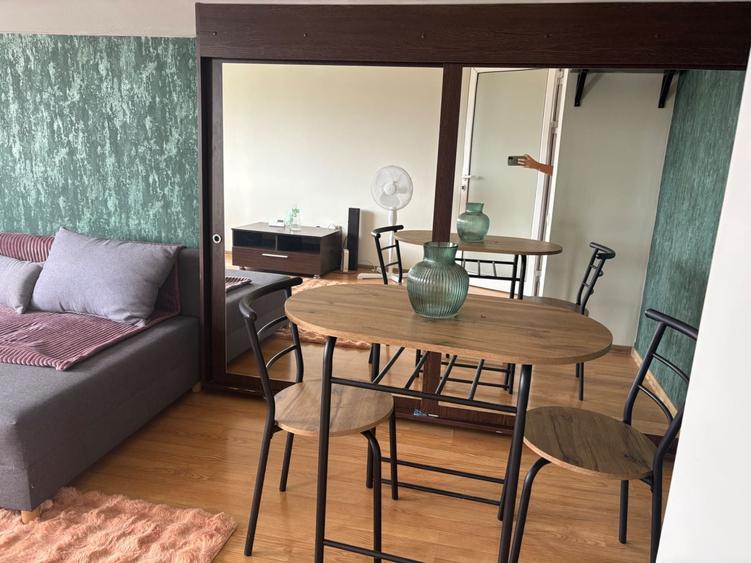 Apartament cu 2 camere decomandat în Calea Turzii