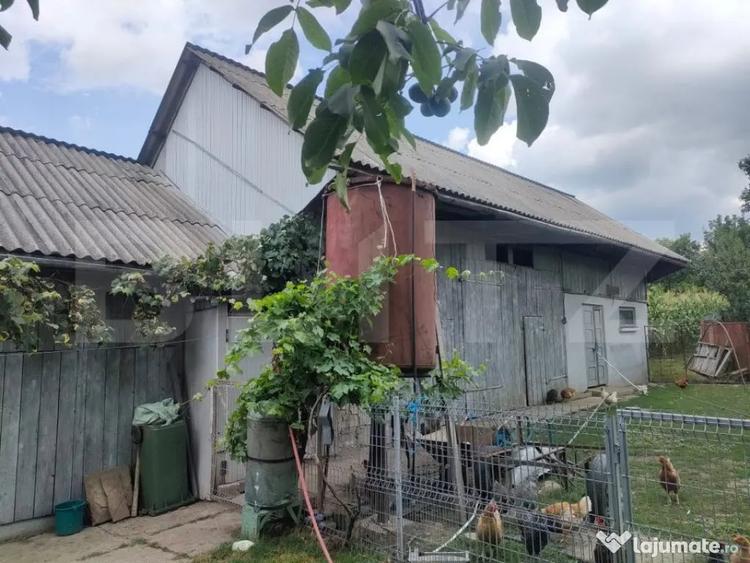 Casă cu 4 camere cu Teren 2190 Mp în Siret