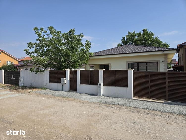 Casă cu 3 camere cu Teren 250 Mp în Central
