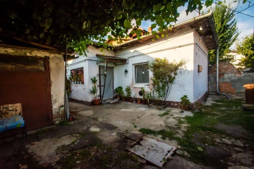 Casă individuală cu 2 camere cu Canalizare în Central