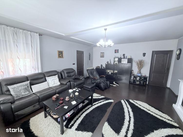Casă cu 4 camere în Central