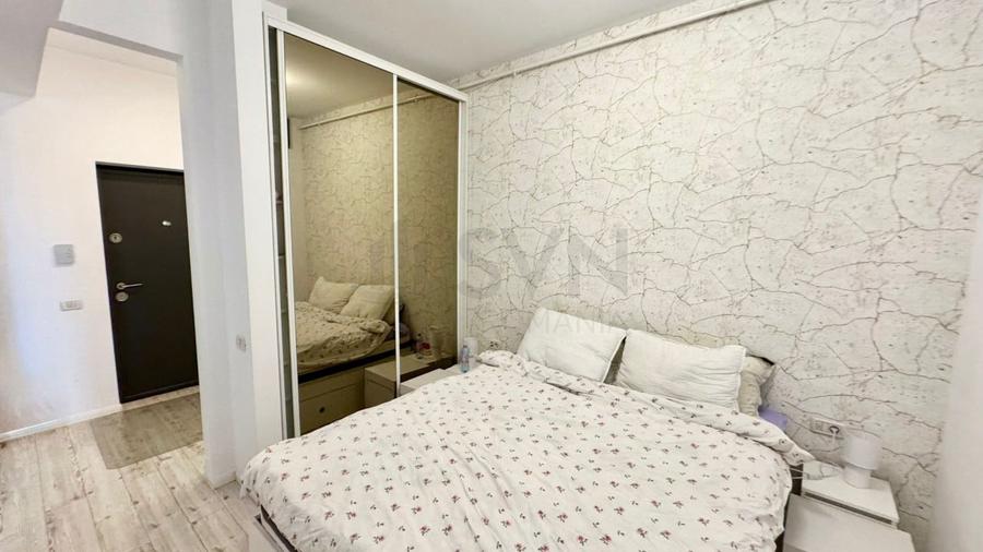 Apartament cu 2 camere semidecomandat, mobilat în Tei