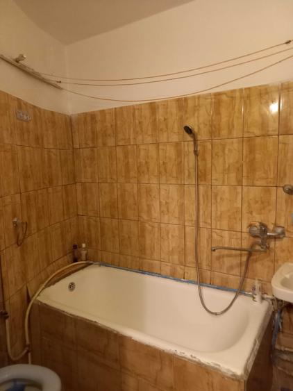 Garsonieră decomandată în Vest