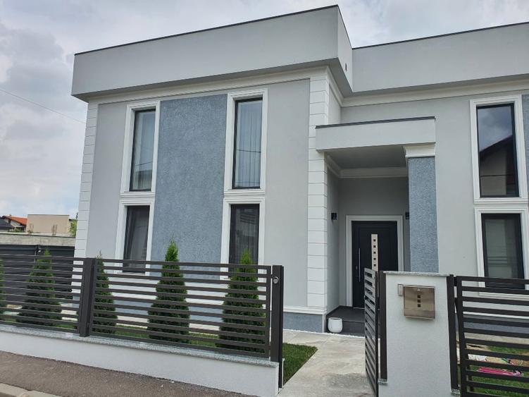 Duplex cu 4 camere cu Canalizare în Central
