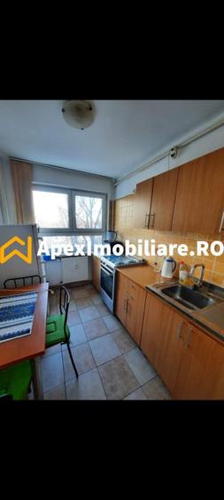 Apartament cu 2 camere decomandat în Titan