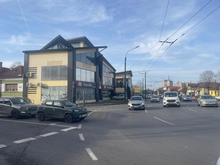 Spațiu comercial, de 400 mp, în Bartolomeu