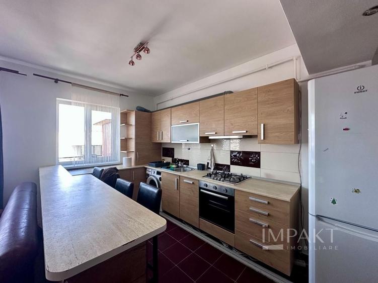 Apartament cu 3 camere semidecomandat, mobilat în Florești