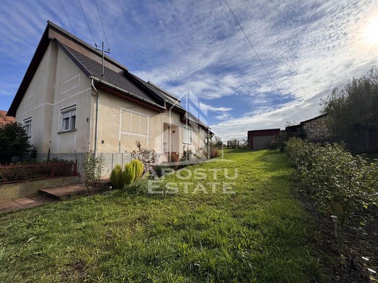 Casă individuală cu 4 camere cu Canalizare în Bârcea Mare