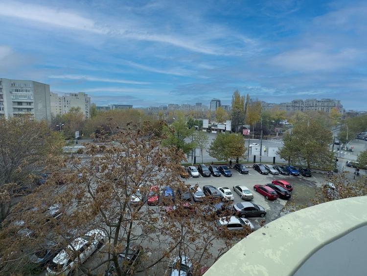 Apartament cu 3 camere decomandat, mobilat în Unirii