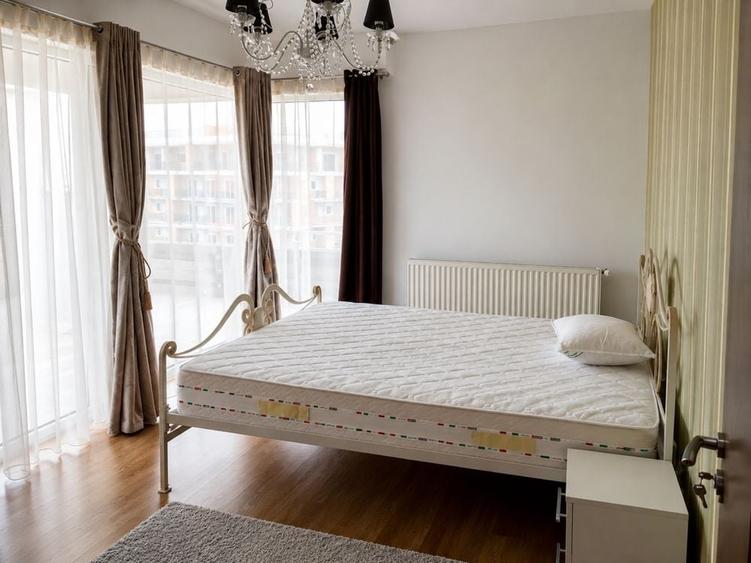Apartament cu 4 camere decomandat în Central